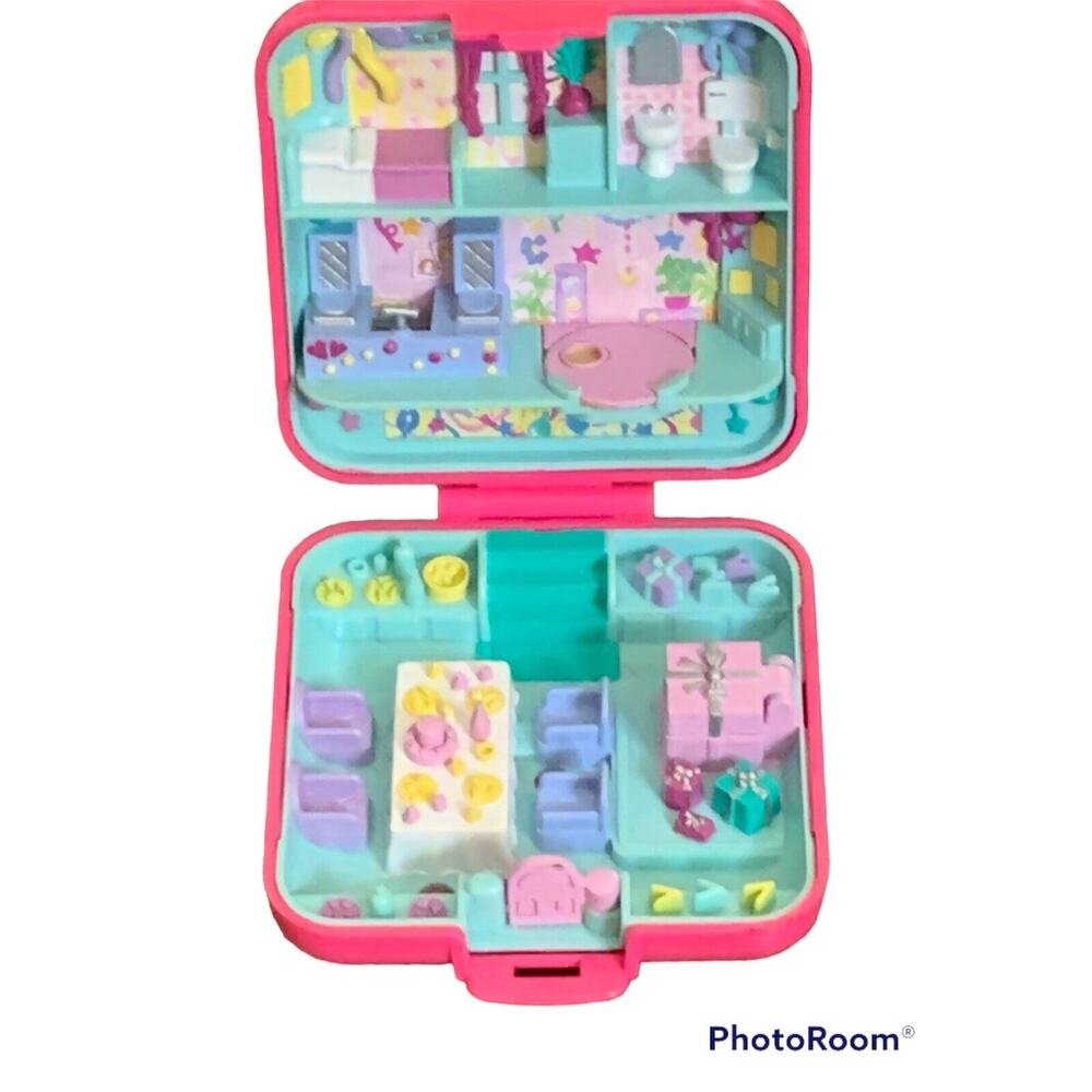 1989 Polly Pocket Bluebird "Party Time Surprise"- no dolls or music0